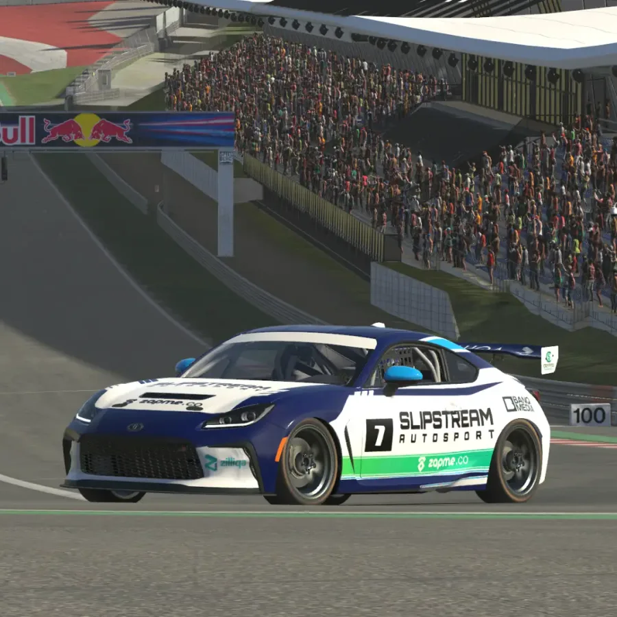 Slipstream liveried car mid race in an iRacing endurance event